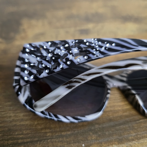 Zebra Print Square Sunglasses - Picture 5 of 5